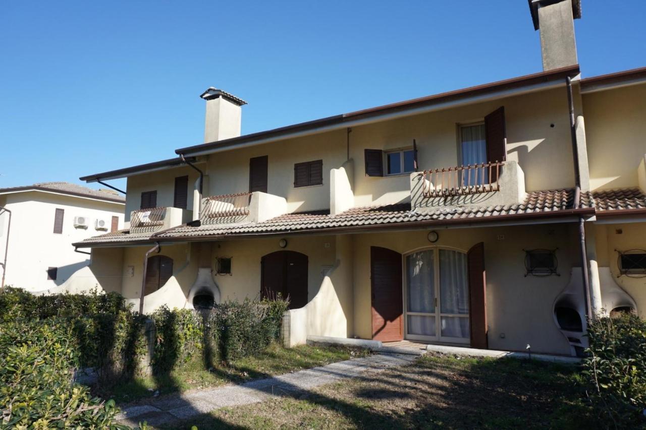 Welcoming Villa With Pool And Private Garden Porto Santa Margherita di Caorle Buitenkant foto